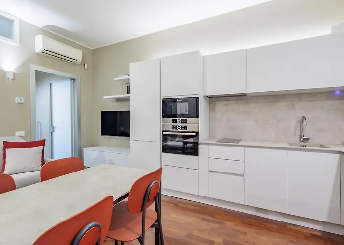 Guesthost - Il Nido Nella Corte - Lovely Flat X3